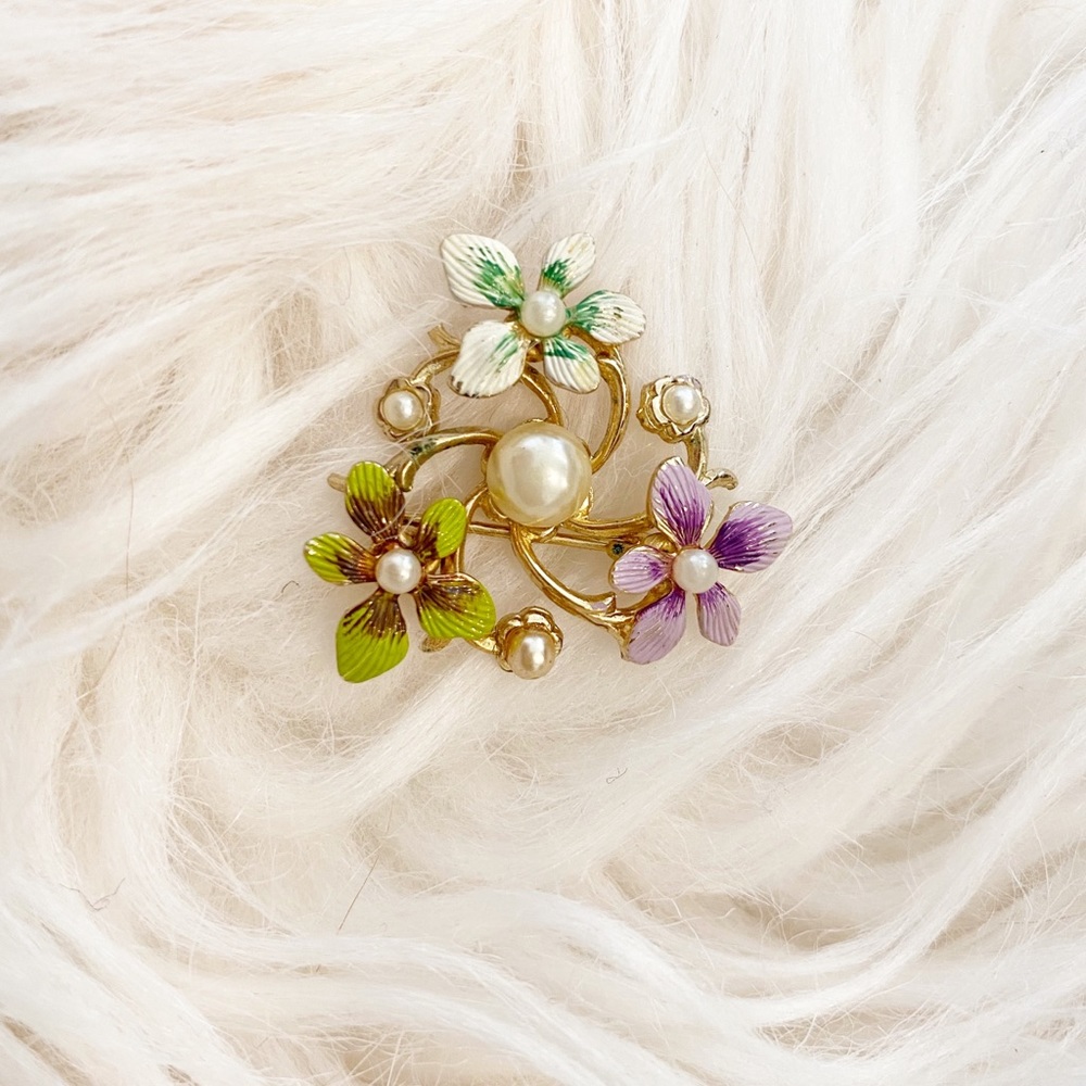 Vintage Floral & Pearl Cluster Pin